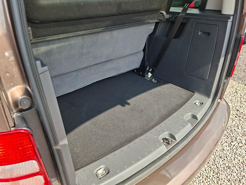 Volkswagen Caddy (2014) MAXI 1.6TDI 75kW -ČR-7.MÍST - fotka 32 z 46