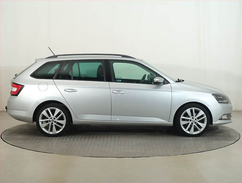 Škoda Fabia (2016) Ambition 1.2 TSI, Tempomat - fotka 6 z 15