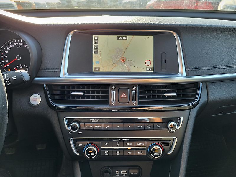 Kia Optima 1.7 CRDi 16V 104kW EXCLUSIVE - fotka 12 z 44