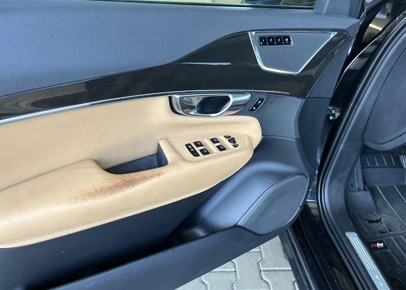 Volvo XC90 D5 AWD VENT // REZERVACE - fotka 10 z 58