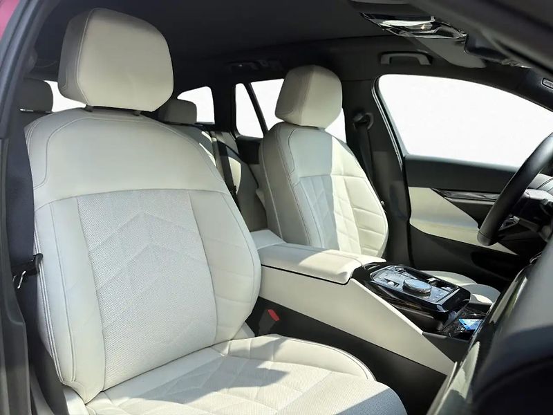 BMW i5 eDrive40 M-Sport B&W Pano 360 - fotka 7 z 7