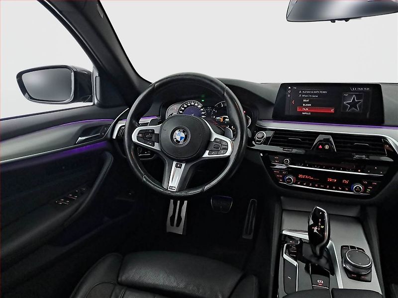 BMW Řada 5 (2018) M Sport 530d xDrive - fotka 7 z 25