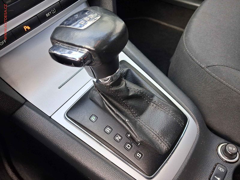 Škoda Octavia (2010) 1.2 TSI, Ambiente, DSG - fotka 17 z 18
