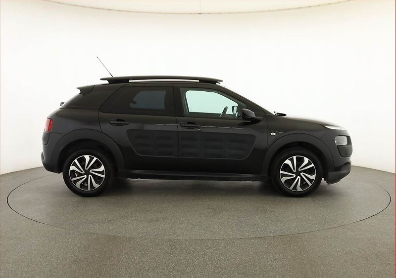 Citroën C4 Cactus (2015) 1.2 PureTech, Tempomat - fotka 6 z 13