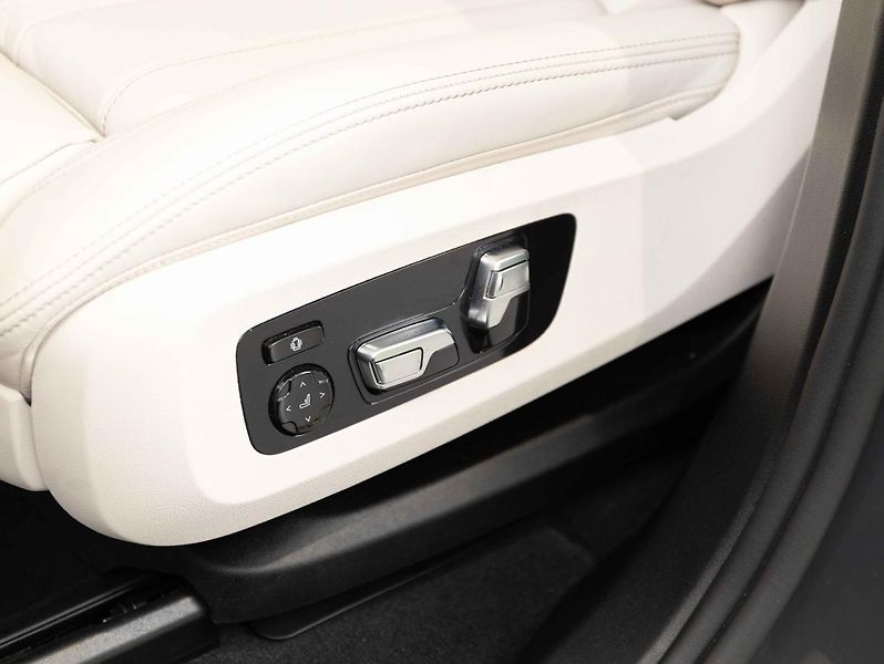 BMW X7 xDrive40i - fotka 18 z 25