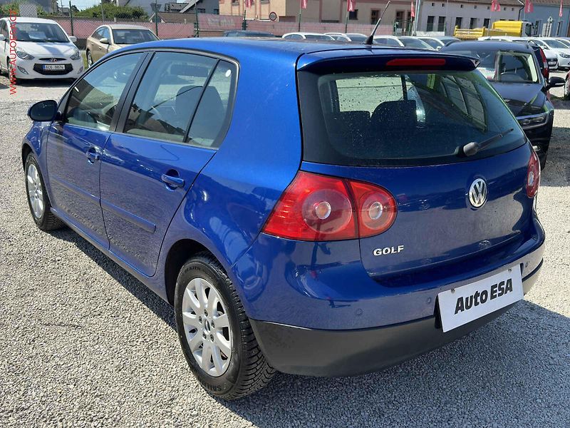 Volkswagen Golf (2005) 1.4i, AC, výhřev sed - fotka 6 z 15