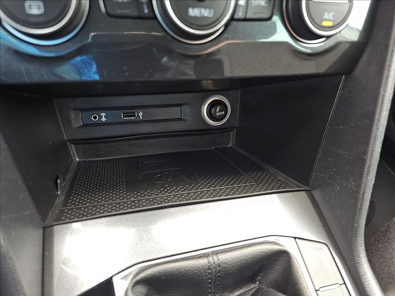 Volkswagen Tiguan 1,4 TSi 110KW COMFORTLINE - fotka 25 z 49