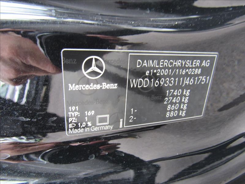 Mercedes-Benz Třídy A 1,5 A150 Elegance 70KW - fotka 23 z 26