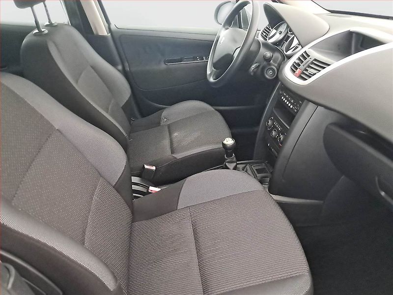Peugeot 207 (2010) 1.4 VTi, po STK, zamluveno - fotka 9 z 17