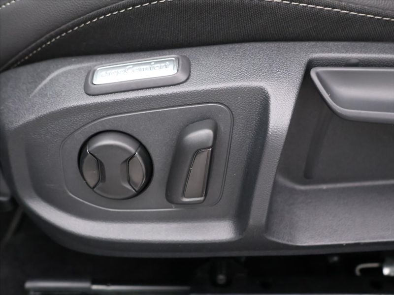 Volkswagen Arteon 2,0 TDI  DSG R-line SB CZ DPH - fotka 17 z 33