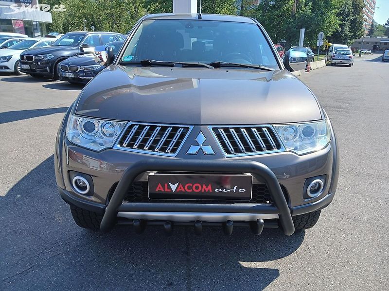 Mitsubishi L200 2,5 DI-D 131kW 4WD - fotka 2 z 28