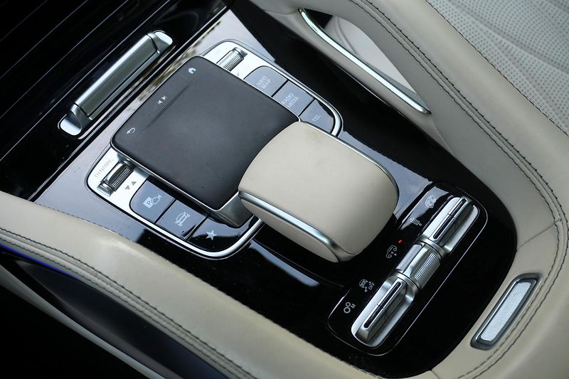 Mercedes-Benz GLS 63 AMG 4Matic+, Webasto, Pano - fotka 22 z 47