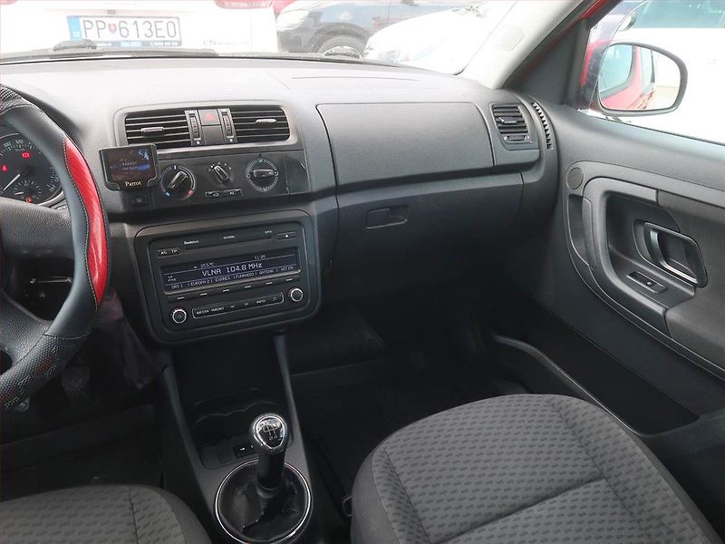 Škoda Roomster (2011) Style 1.6 TDI - fotka 8 z 15