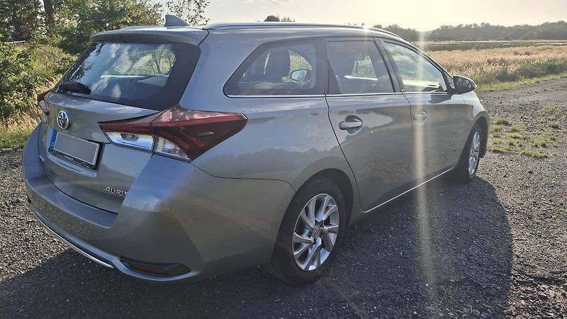 Toyota Auris (2016) Touring sports edition S 1,2 - fotka 3 z 12