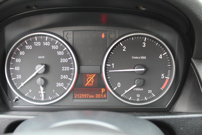 BMW X1 xDrive18d, CZ, 1. majitel - fotka 19 z 20