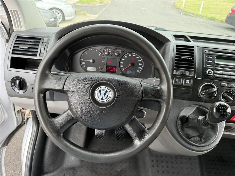 Volkswagen Transporter 2,5   TDI LONG 9 MÍST TAŽNÉ - fotka 6 z 21
