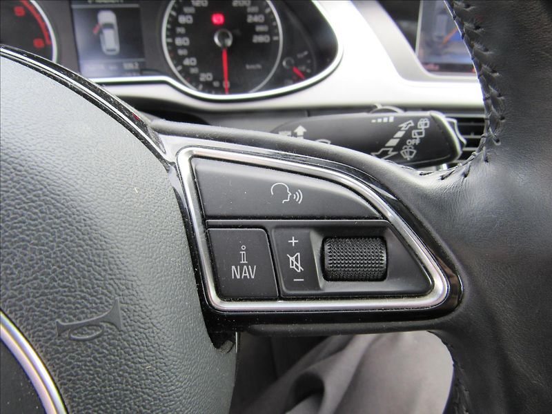 Audi A4 Avant 2,0 TDi 130KW Attraction - fotka 20 z 36