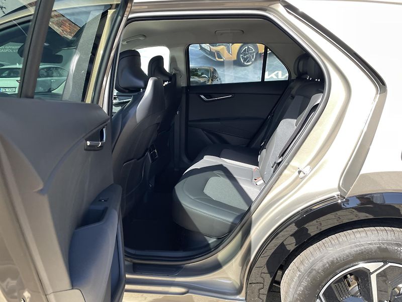 Kia Niro (2026) 1,6 HEV 6DCT STYLE 2027 - fotka 22 z 28