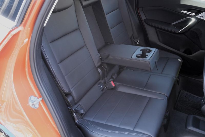 BMW X1 23i xDrive, Tažné, 360° kamera - fotka 38 z 40