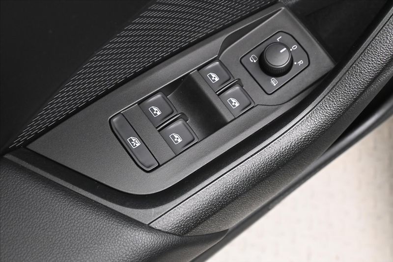 Škoda Octavia 2,0 TDI 110 kW DSG Style Záruk - fotka 26 z 31
