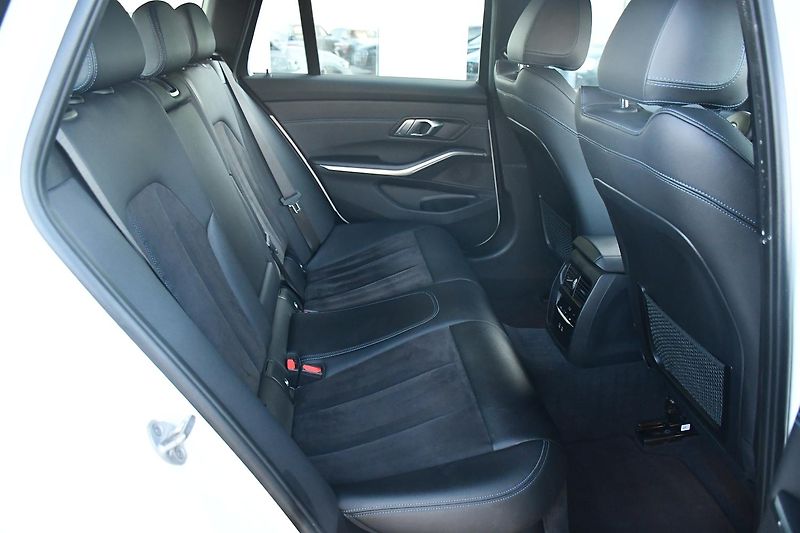 BMW Řada 3 320d xDrive M-SPORT ČR 1.M - fotka 16 z 51