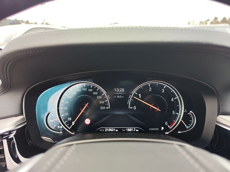 BMW Řada 5 540d/235kW xDrive Luxury AT - fotka 22 z 40