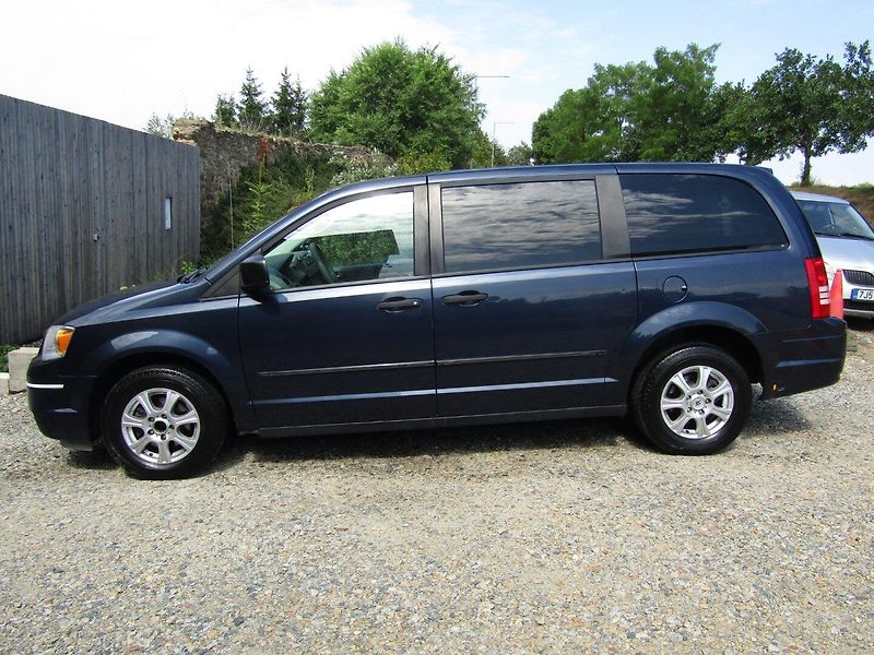 Chrysler Voyager (2007) 3.3 V6 128kW LPG 90L - fotka 9 z 35