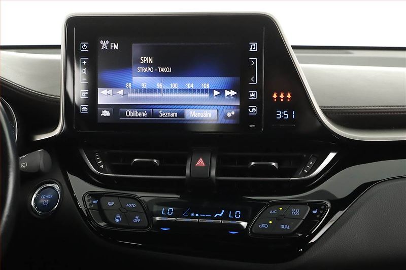 Toyota C-HR (2018) 1.8 Hybrid - fotka 9 z 18