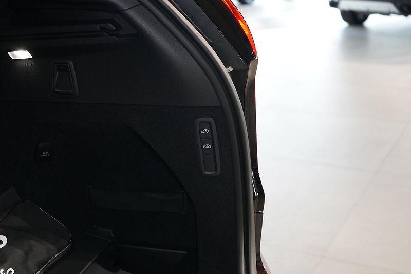 Volvo XC90 B5 AWD PLUS Dark, Vzduch, 360° - fotka 26 z 50