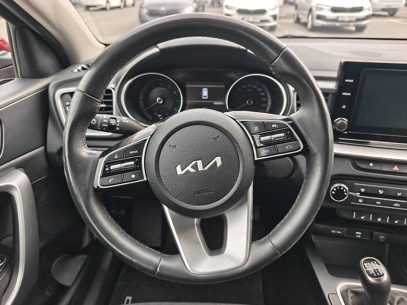 Kia Ceed SPIN 1,5 T-GDi - fotka 11 z 21