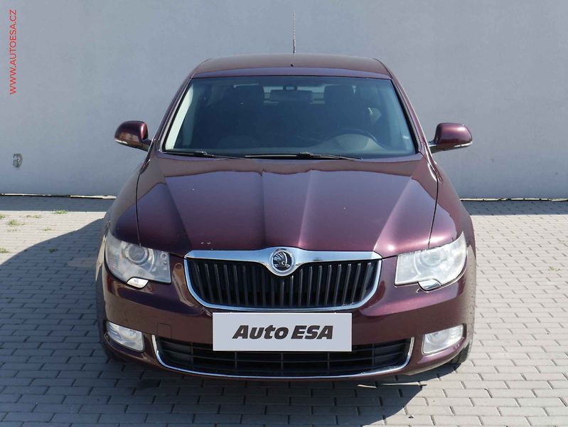 Škoda Superb (2008) 2.0 TDi, 2.maj,ČR, Ambition - fotka 2 z 19