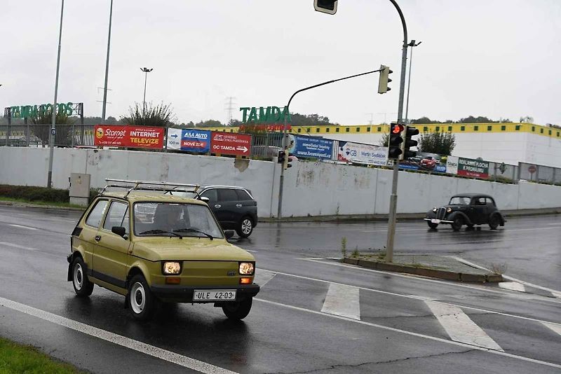 Michal Kerner si během pandemie covid-19 a lockdownů pěkně opravoval trabanta. Dnes spolu s manželkou Lenkou mohou hrdě objíždět srazy veteránů, kde vzbuzují zaslouženou pozornost.