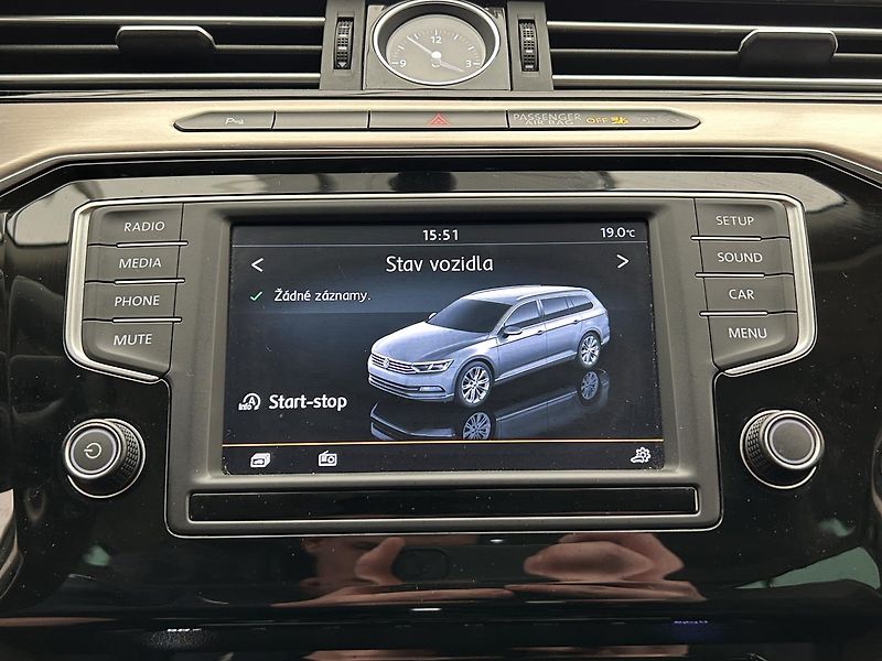 Volkswagen Passat Variant 2,0 TDI Highline - fotka 8 z 27