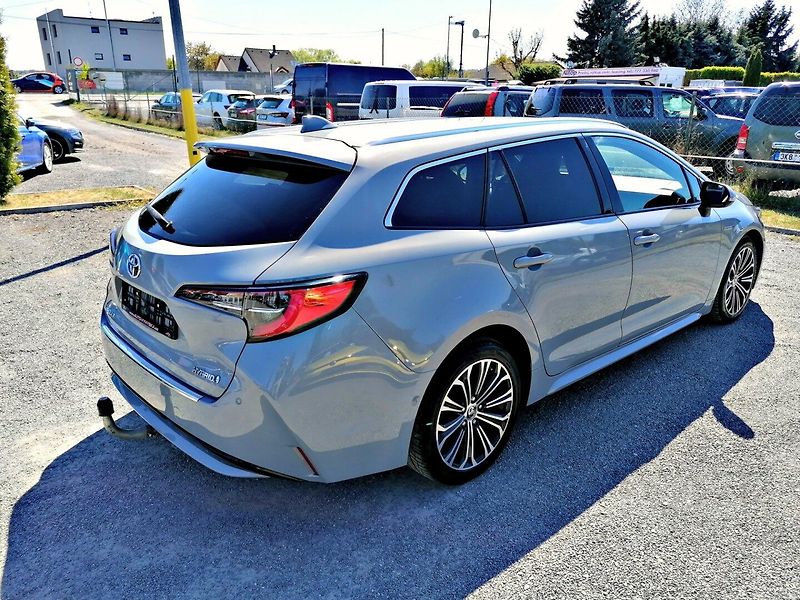 Toyota Corolla (2021) 1.8 Hybrid Executive,Head-up - fotka 4 z 33