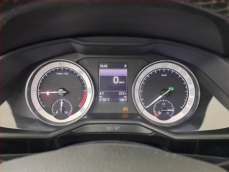 Škoda Superb (2017) Laurin&Klement 2.0 TDI 4x4 - fotka 11 z 18