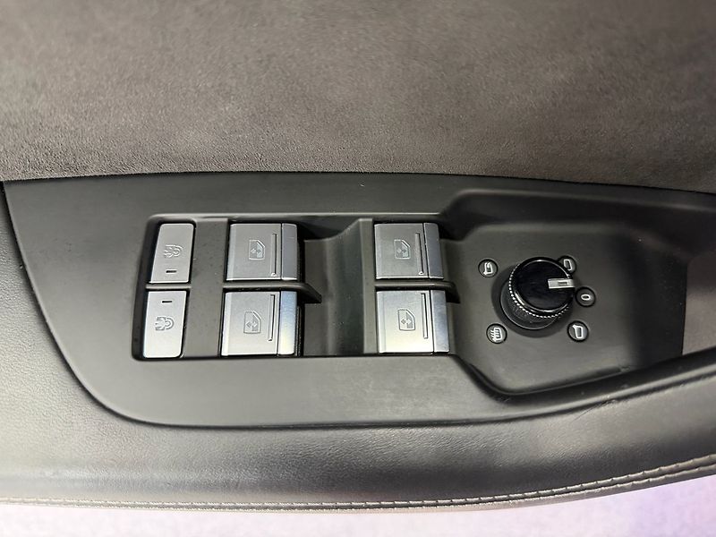 Audi A7 50TDI QUATTRO S-LINE, PANORAMA - fotka 31 z 35