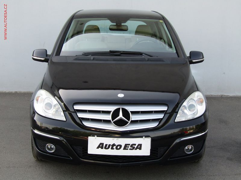 Mercedes-Benz Třídy B (2009) 2.0 D B180 - fotka 2 z 3