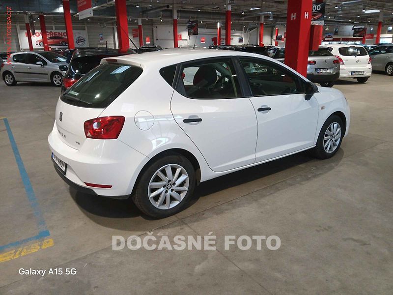 Seat Ibiza (2016) 1.2 TSI, 1.maj,ČR - fotka 2 z 3