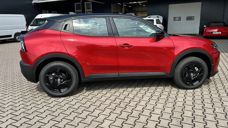 Alfa Romeo Junior 1.2T 145k Ibrida - fotka 5 z 14