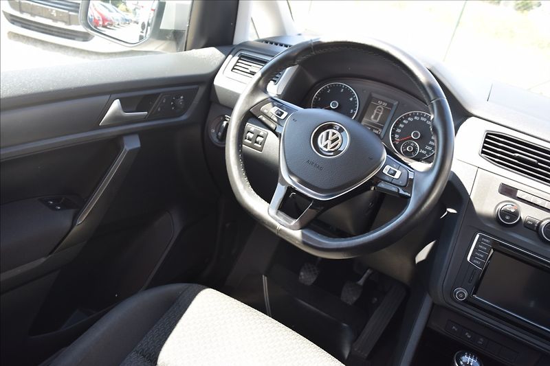 Volkswagen Caddy 2,0 TDI 75KW ODPOČET 2XPNEU - fotka 29 z 50