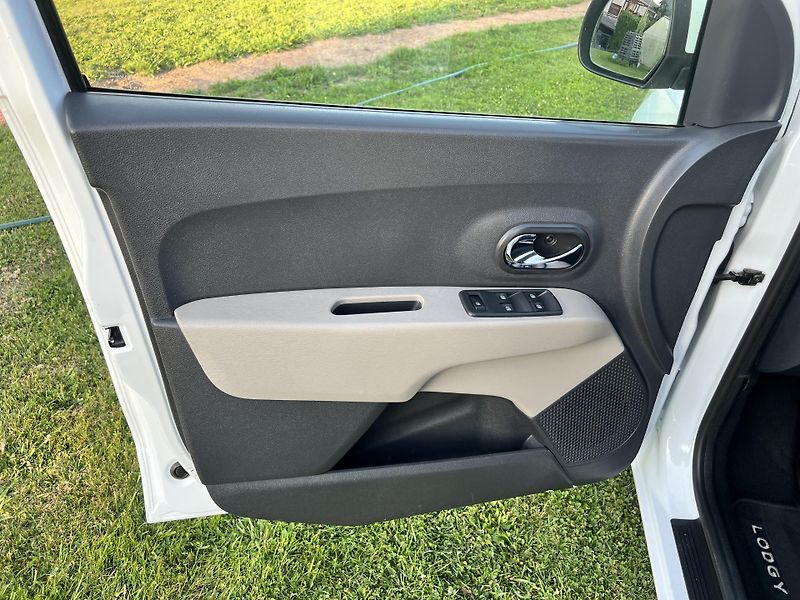 Dacia Lodgy 1.5DCI 79KW,7MÍST,KLIMA,NAVI - fotka 12 z 44