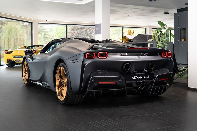 Ferrari SF90 Spider/LIFT/LEDS/360/Karbon - fotka 4 z 21