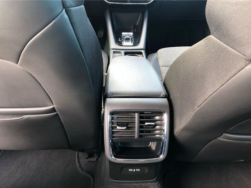 Škoda Octavia 2,0TDi 110kW STYLE DSG - fotka 23 z 29
