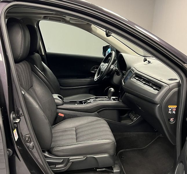 Honda HR-V 1.5 i-VTEC AT EXECUTIVE - fotka 9 z 17