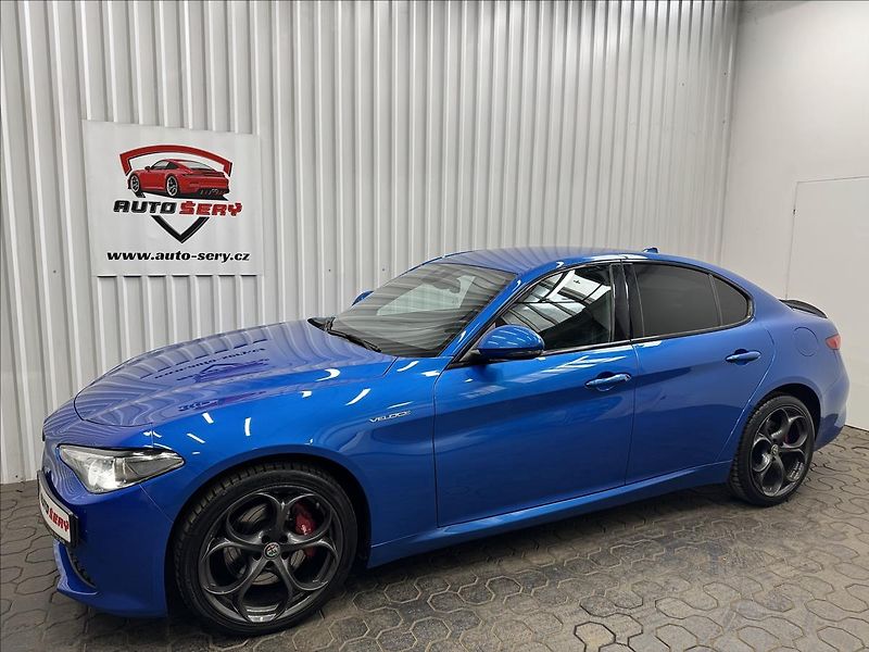 Alfa Romeo Giulia 206kW Q4 VELOCE 1.MAJITEL - fotka 3 z 39