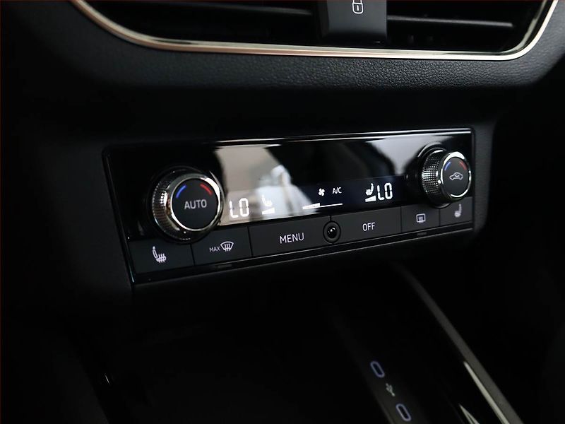 Škoda Scala (2019) Style 1.6 TDI, Serv.kniha - fotka 14 z 17