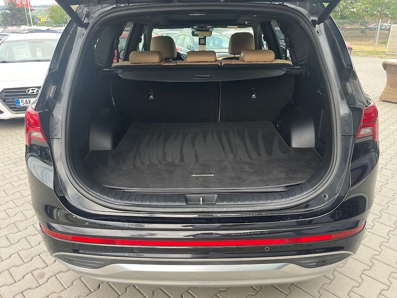 Hyundai Santa Fe 2.2 CRDI/142kW Luxury DCT 4x4 - fotka 27 z 30