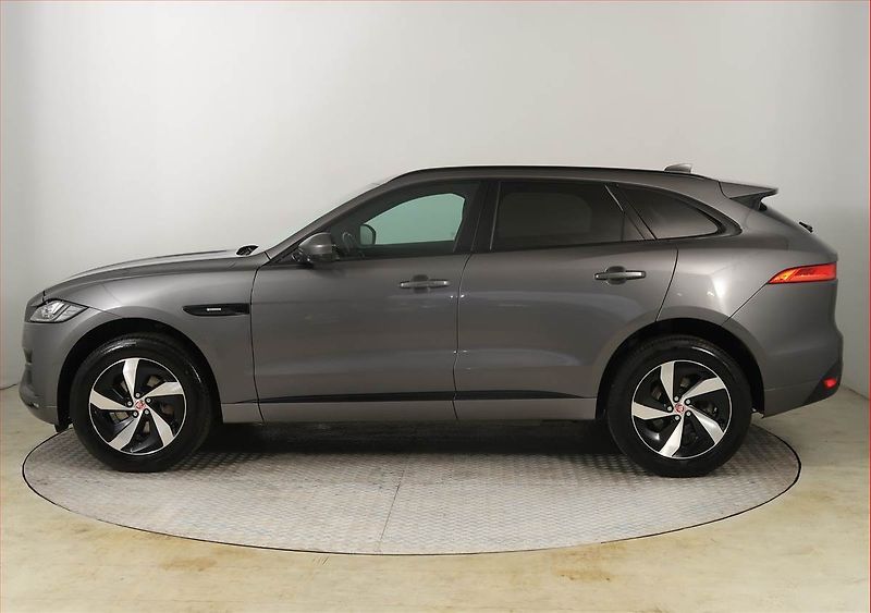 Jaguar F-Pace (2018) 20d AWD, 4X4, Automat, Kůže - fotka 3 z 23