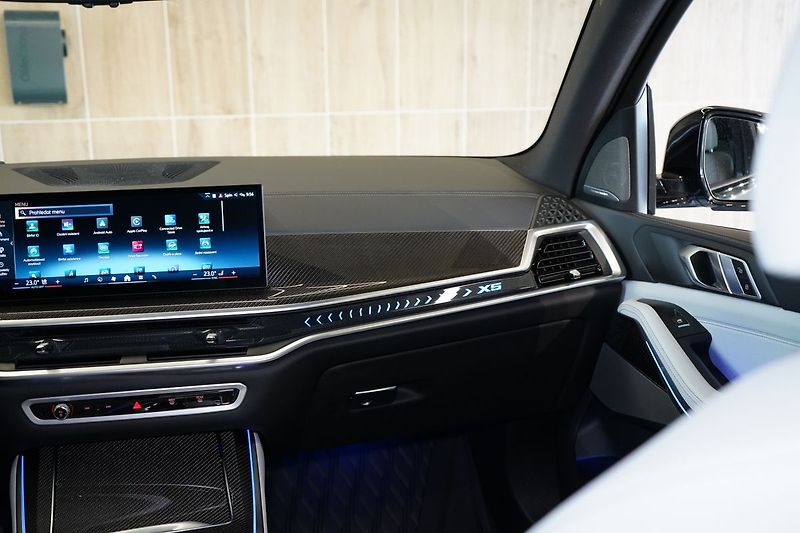 BMW X5 30d xDrive, Vzduch, Nezávislé - fotka 46 z 46