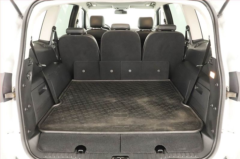 Ford S-MAX (2013) Titanium 2.2 TDCi, Automat - fotka 17 z 19